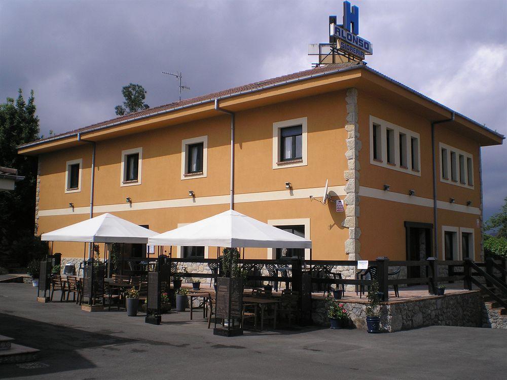 Hotel Alonso Лянес Екстериор снимка